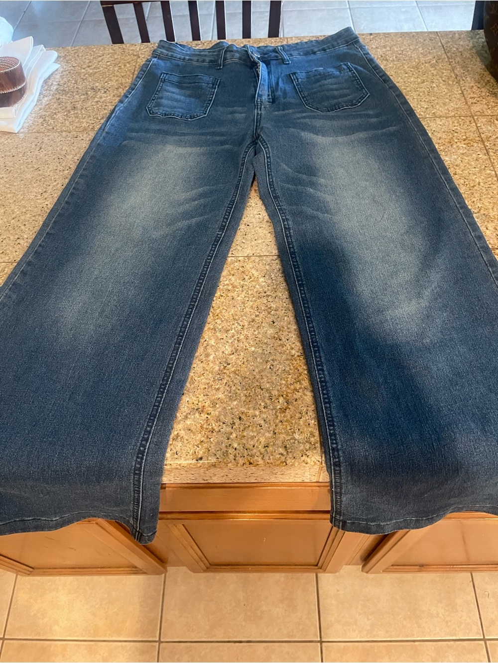 SHEIN Wide-Leg Faded Dark Blue Jeans